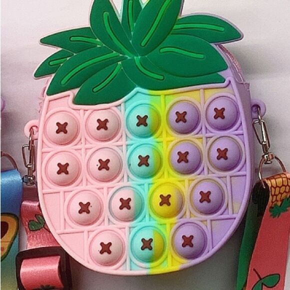 Small Pop It Handbag and 3 Pop It’s Unicorn Butterfly and Rainbow Square - Picture 5 of 6